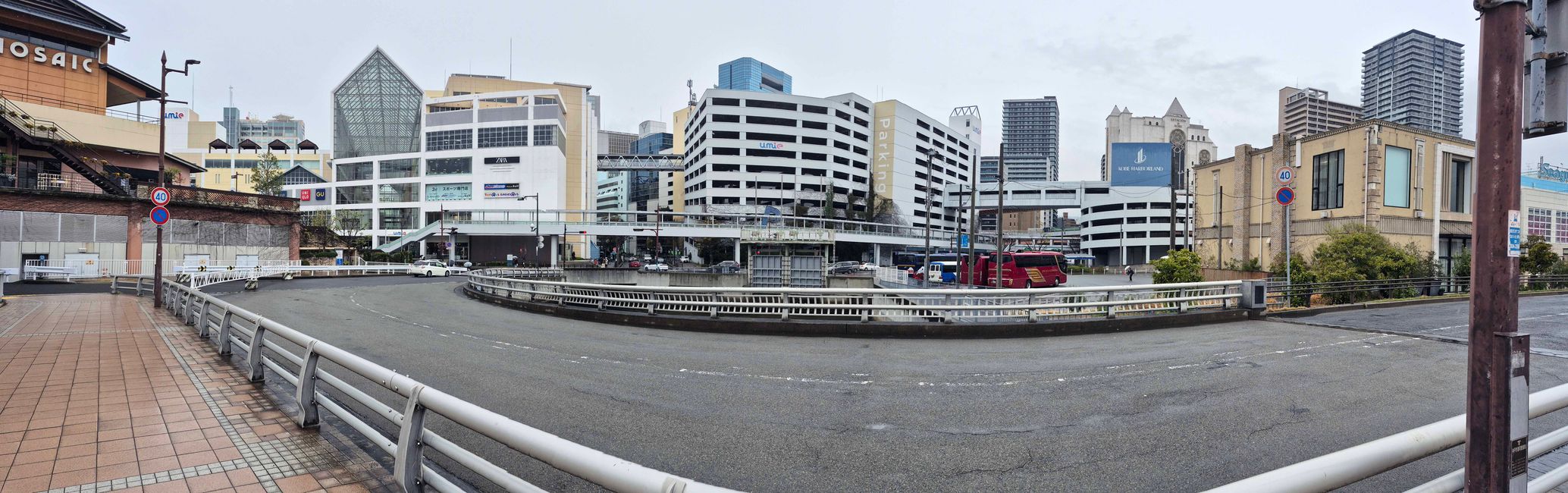 Gebäude am Hafen