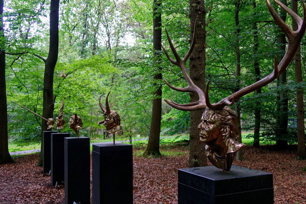 Jan Fabre: Hoofdstuk (Gruppe)