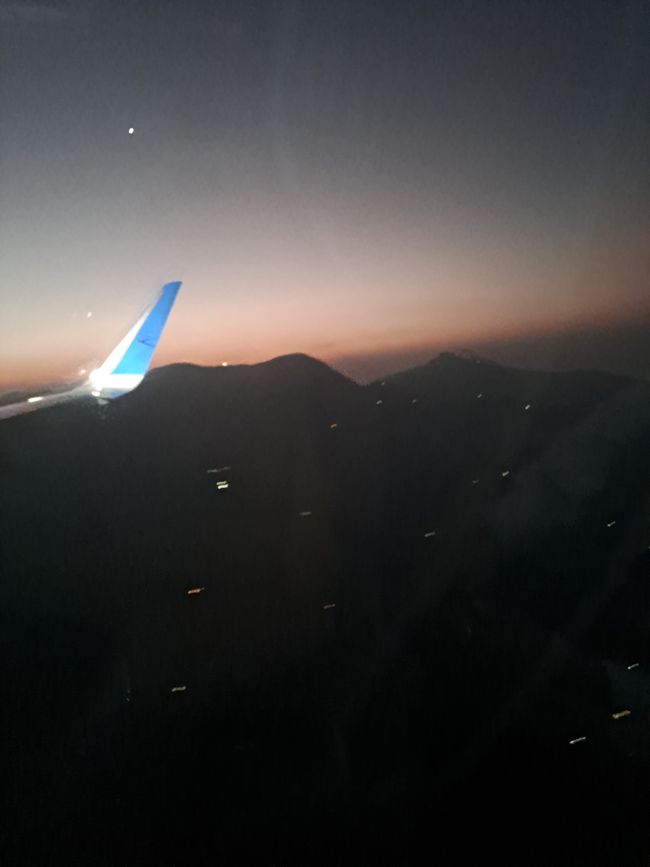 Mein erster Blick auf das Himalaya Gebirge vom Flugzeug aus.