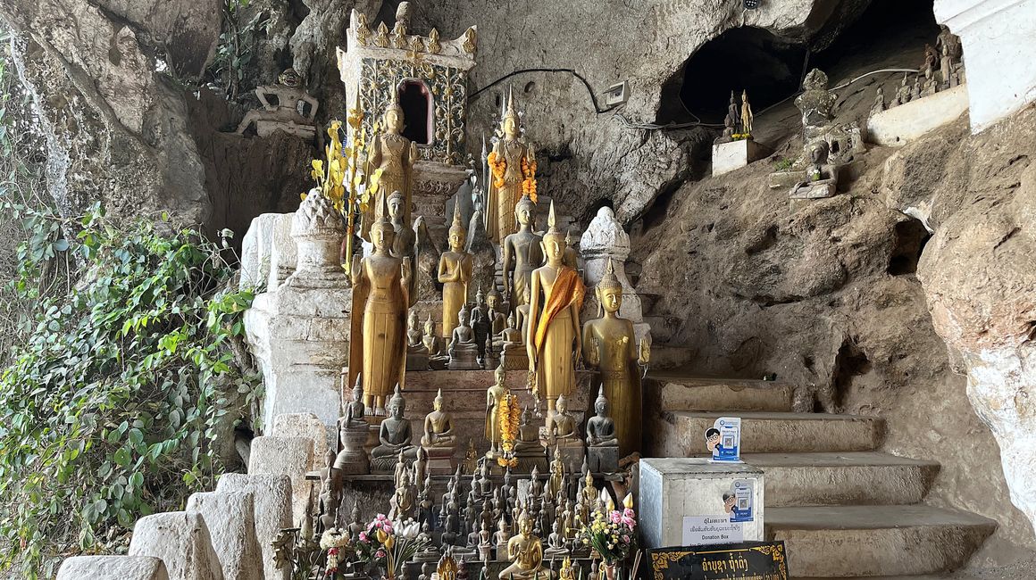 Pak Ou Grotte mit Tausenden Buddha-Statuen