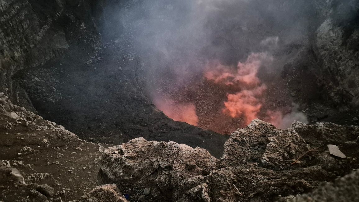 马萨亚火山 / 圣地火口