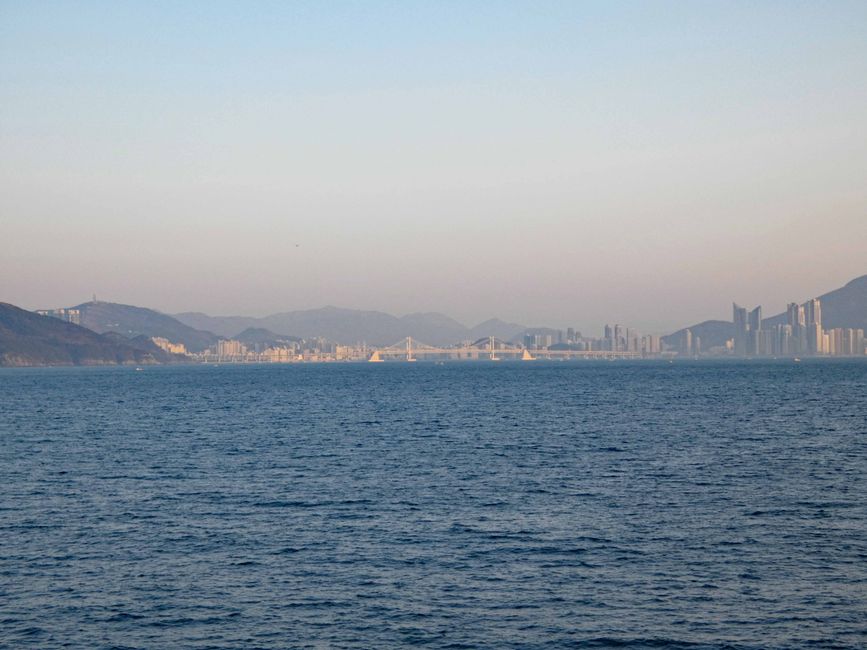 Busan beim Einlaufen in den Hafen