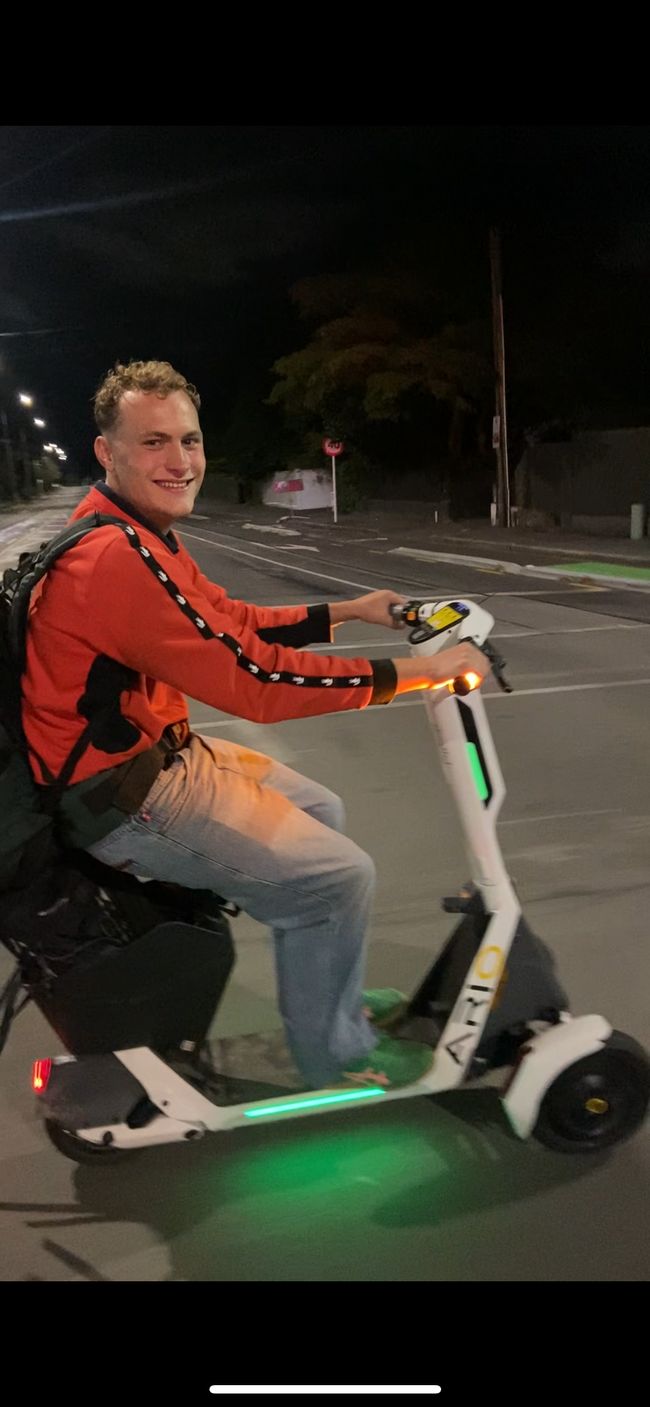 Mit e-scooter zum Airport 