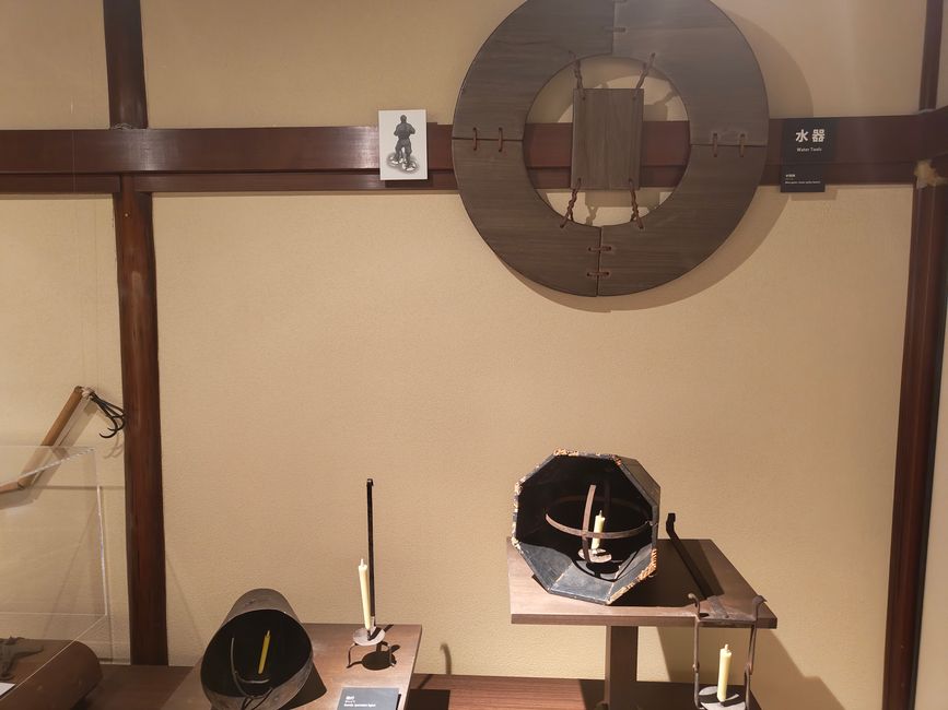 Un fourreau de sabre, décoré avec de la fourrure d'ours