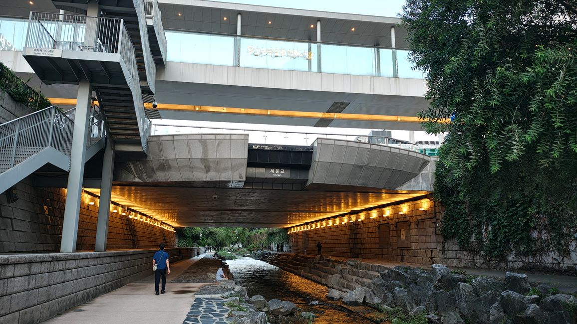 Cheonggyecheon Stream