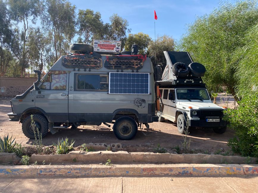 Michelangelo from North Friesland (right) with his overlander crew (lovely old all-wheel-drive Iveco!)