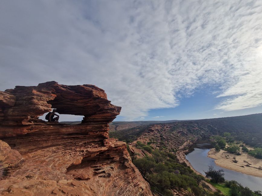 Viviane en la Ventana de la Naturaleza, al fondo está el río Murchison