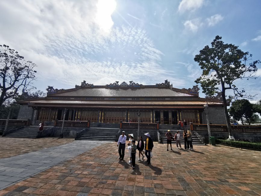 Recorrido por la antigua ciudad imperial de Hue