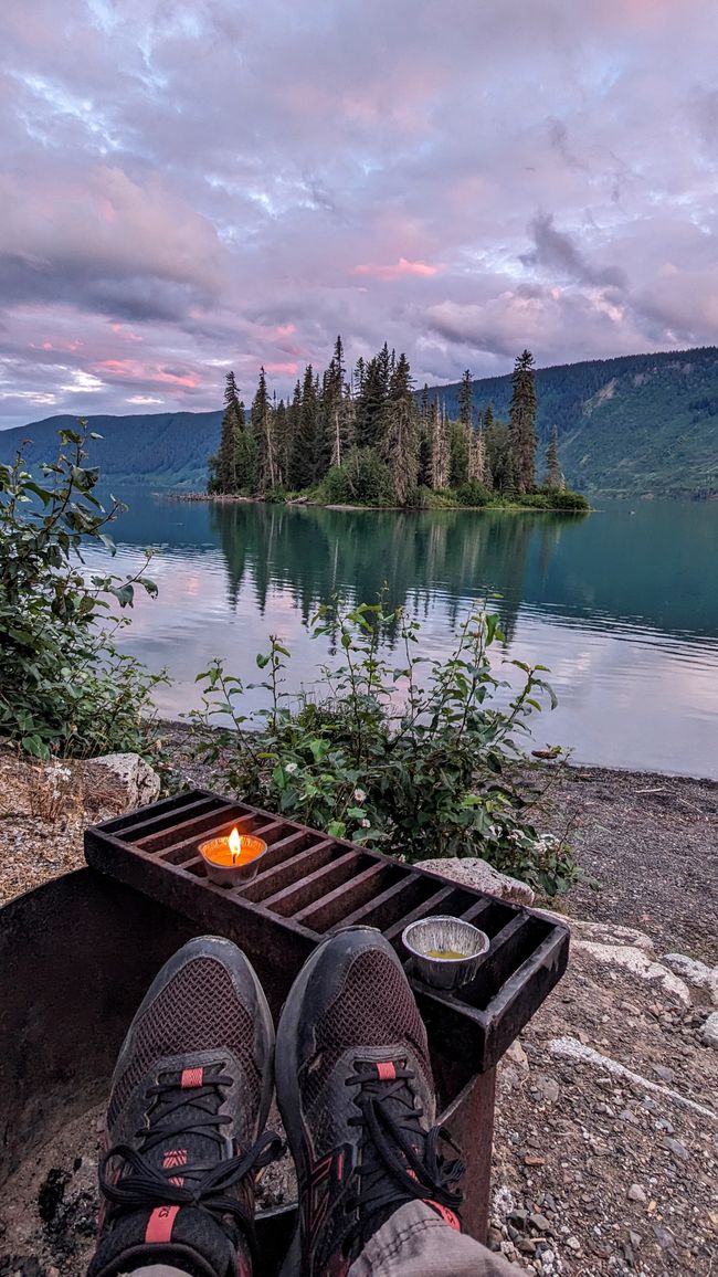 Tag 16: Stewart,BC / Hyder,AK - Meziadin Lake: Bear Stalemate