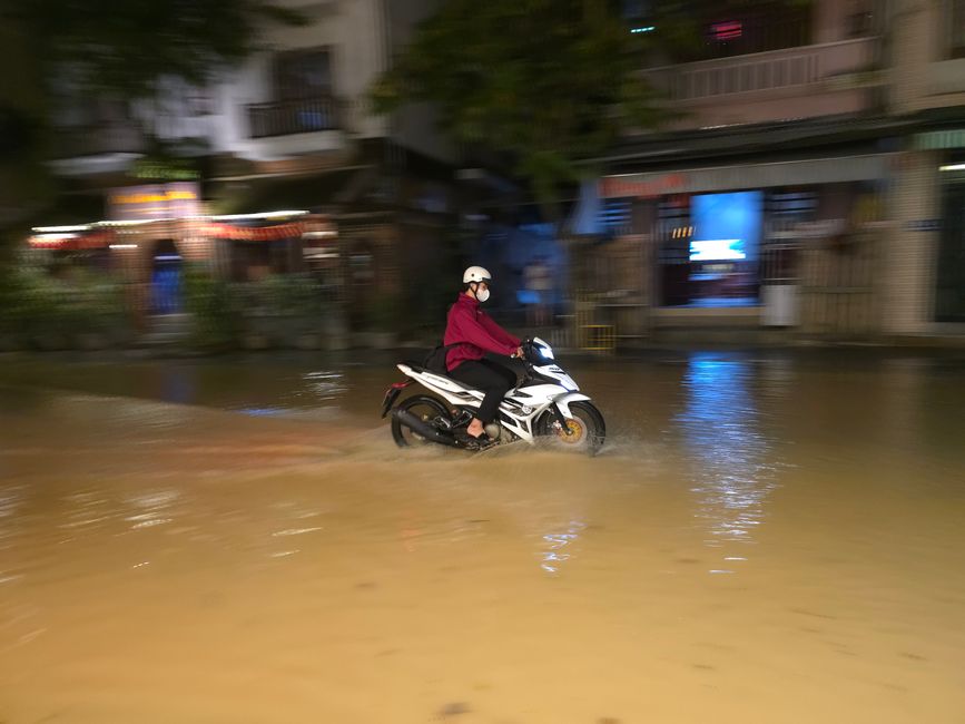 会安在雨中!诅咒还是祝福?