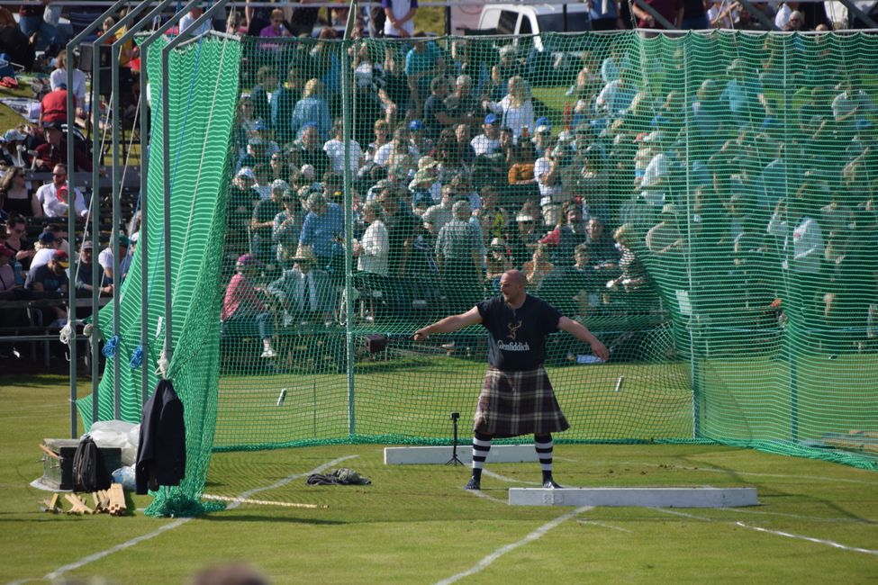 Strong Men, Pipes and Drums