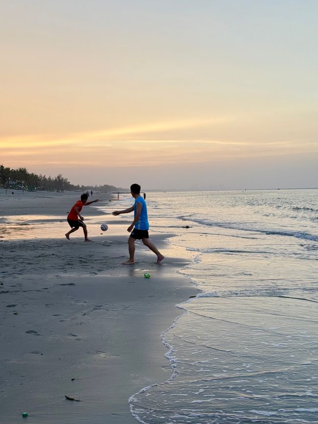 Première rencontre avec la plage à Hoi An