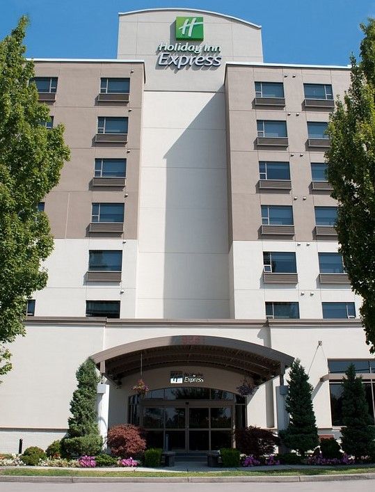  Holiday Inn Express Vancouver Airport