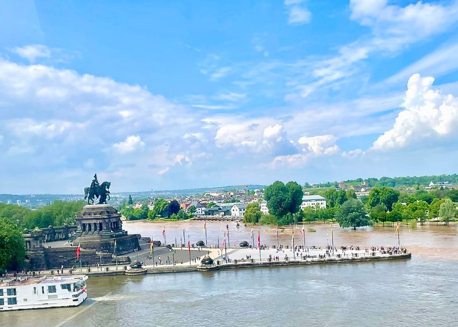 View from the gondola of the Deutsches Eck.