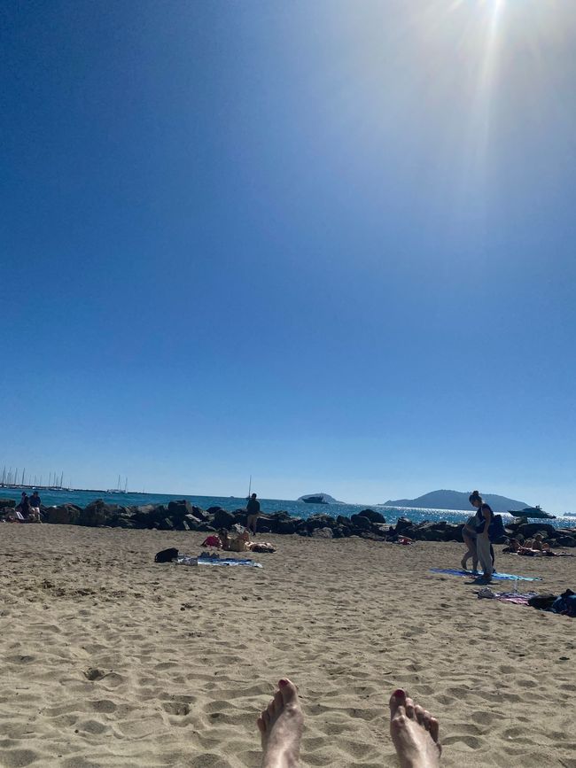 Efter en stund blev stranden full av liv