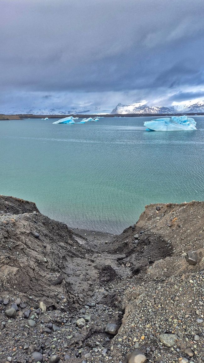 #Tag 6 🌋Gletscher, Gigantenwellen und ein Lava-Dessert – unser Tag im Süden Islands.