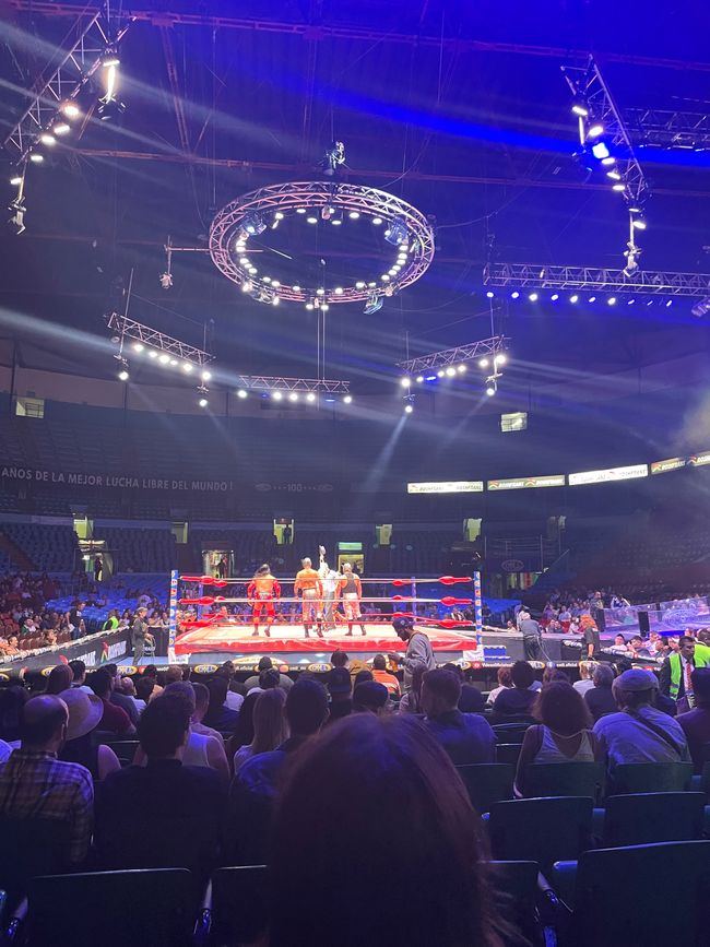 Wrestling in der Arena Mexiko