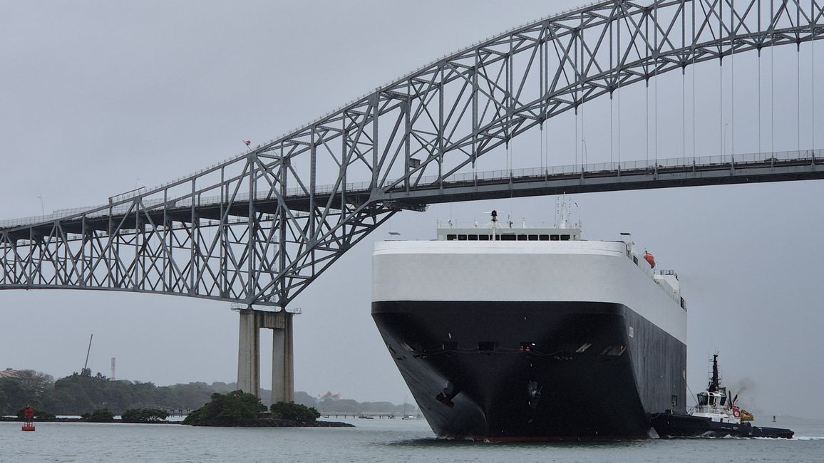 Puente de las Américas und Autotransporter "Lydden"