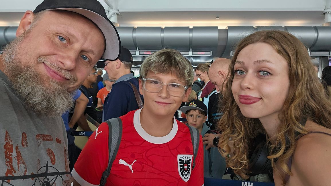 13:50 bis 15:15 - anstellen bei CBP (Customs und Boarder Protection)