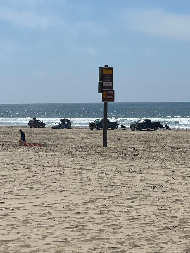Autos an Strand
