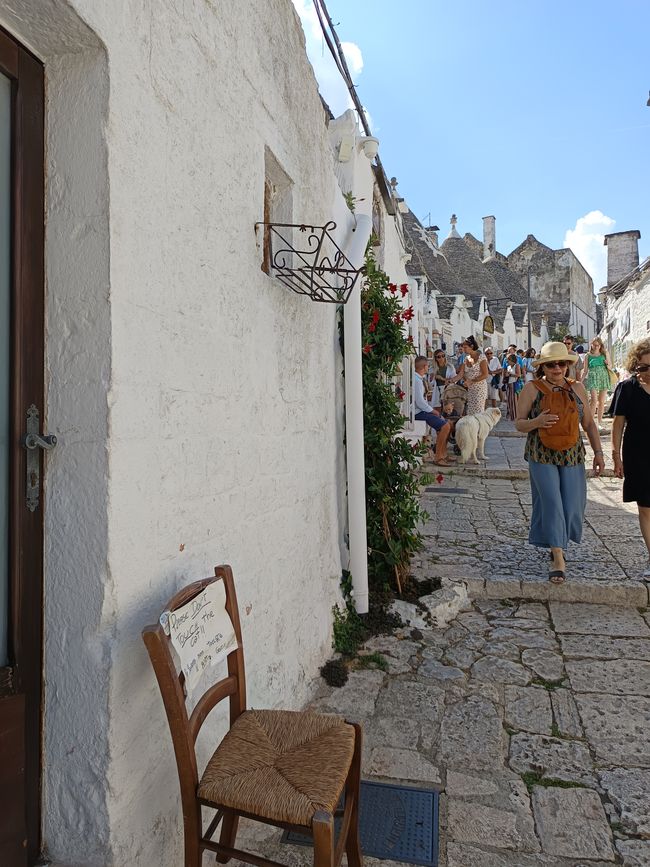 Alberobello, die Stadt aus weißen Zipfelmützen