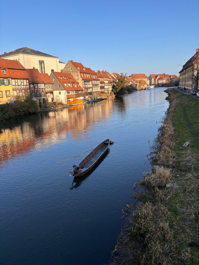 Naturaleza muerta en el canal