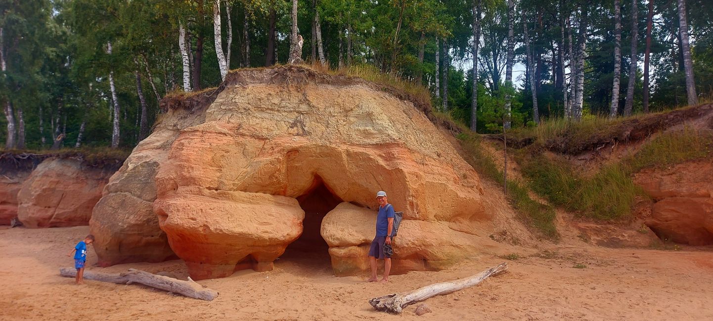 Vers les grottes de grès
