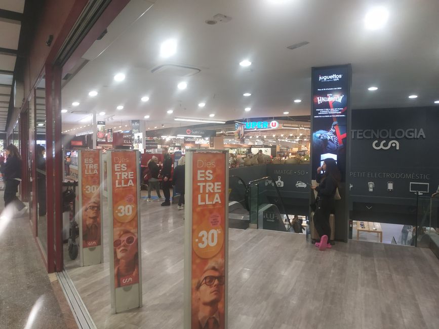 Photos of the CCA Shopping Center (Centre Comercial Andorrà) + Super U in Andorra la Vella