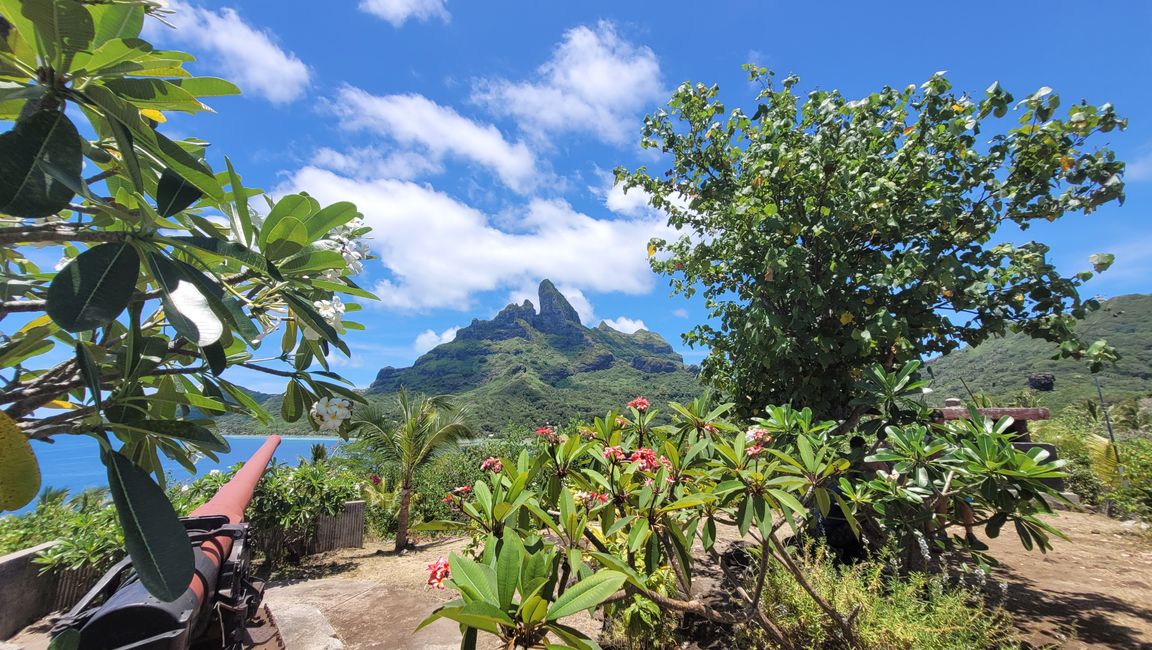 Dedo de Dios y Playa Matira / Bora-Bora