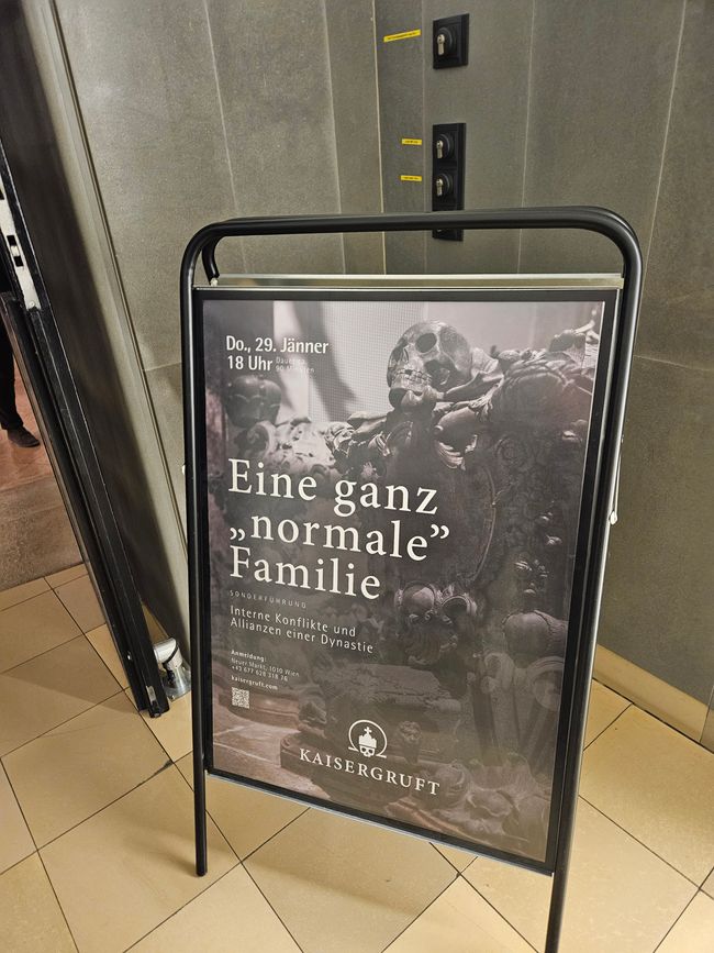 Führungen, zum Beispiel unter dem Motto "Eine ganz normale Familie " werden immer wieder angeboten