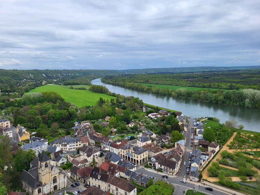 Blick vom Donjon auf die Seine