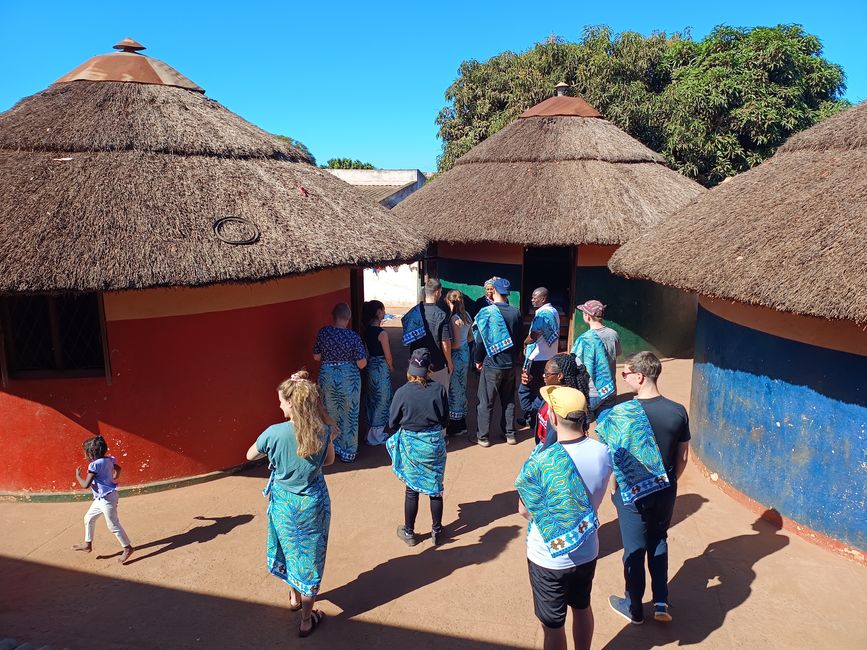 Cabe;a do Velho (Hausberg de Chimoio) et visite de LeMuSiCa