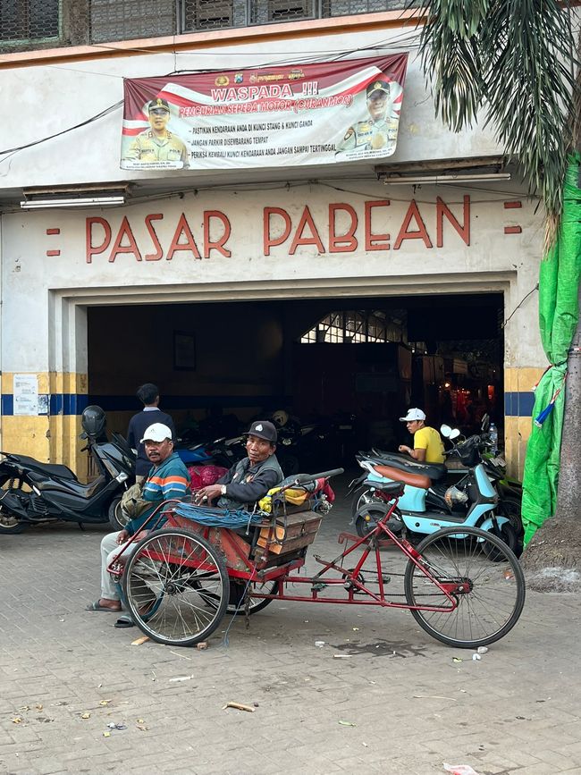 Entrance to Pabean Market