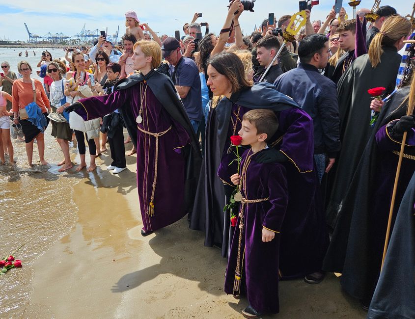 Processione del Venerdì Santo sulla spiaggia di Valencia
