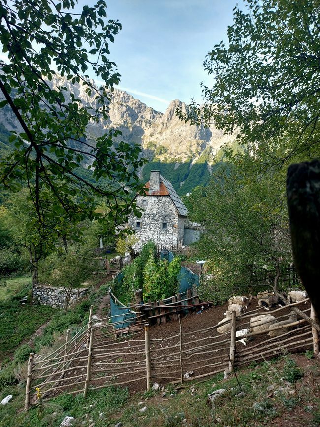 Escursione da Valbona a Theth