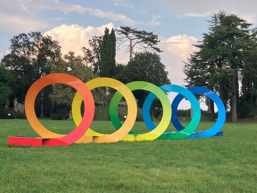 Verblüffende Kunst im Schlosspark 