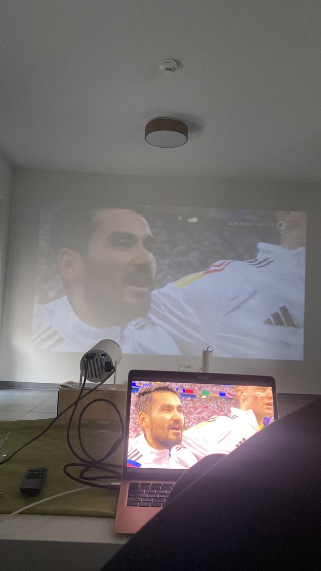 EM schauen/ watching soccer 