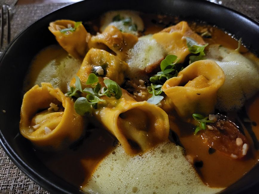Dinner at Endémica: tortellini filled with shrimp and goat cheese