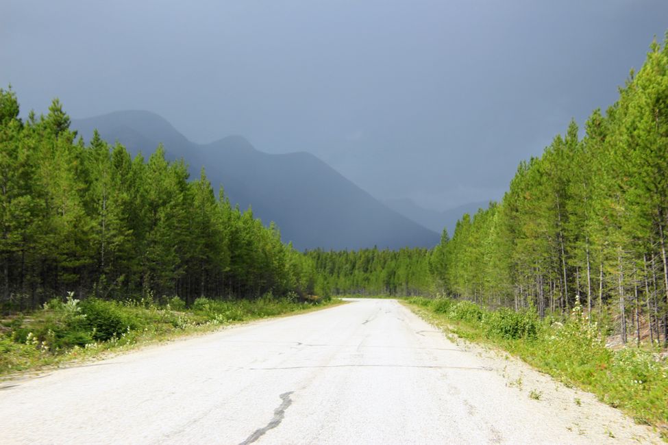 Stewart-Cassiar-Hwy - Lluvia en la carretera