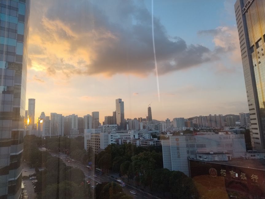 Decorazioni nel caffè 'Europa' a Shenzhen