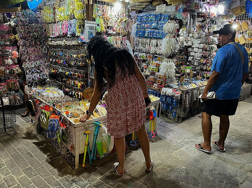 Open Air Shopping in der D'Mall