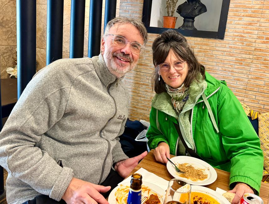 Nach diesem anstrengenen Vormittag, mussten ein paar Tapas unsere Reserven füllen.