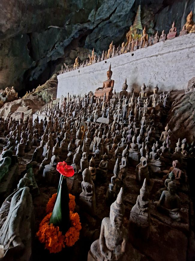 Eine Höhle voller Buddhas,