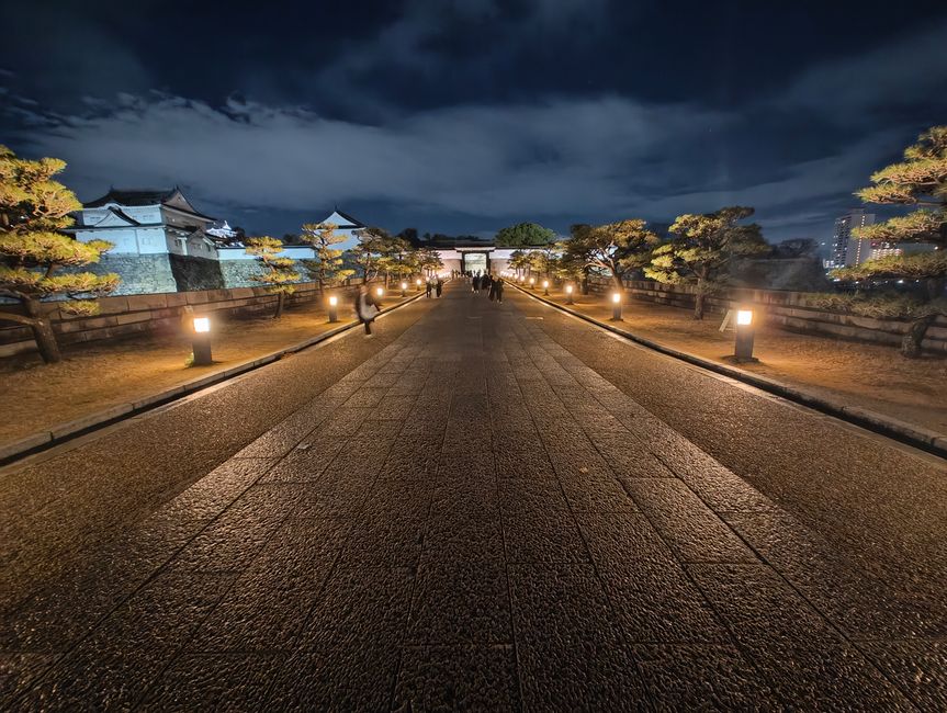 Le pont vers le Château d'Osaka