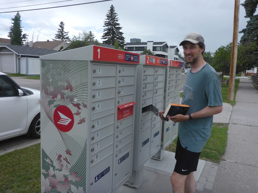 Zum Bücherschrank und Mailbox