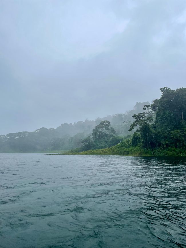 Bootsfahrt über den Lago Arenal…