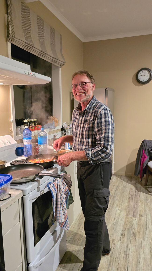 Nouilles avec œuf, bacon et légumes 