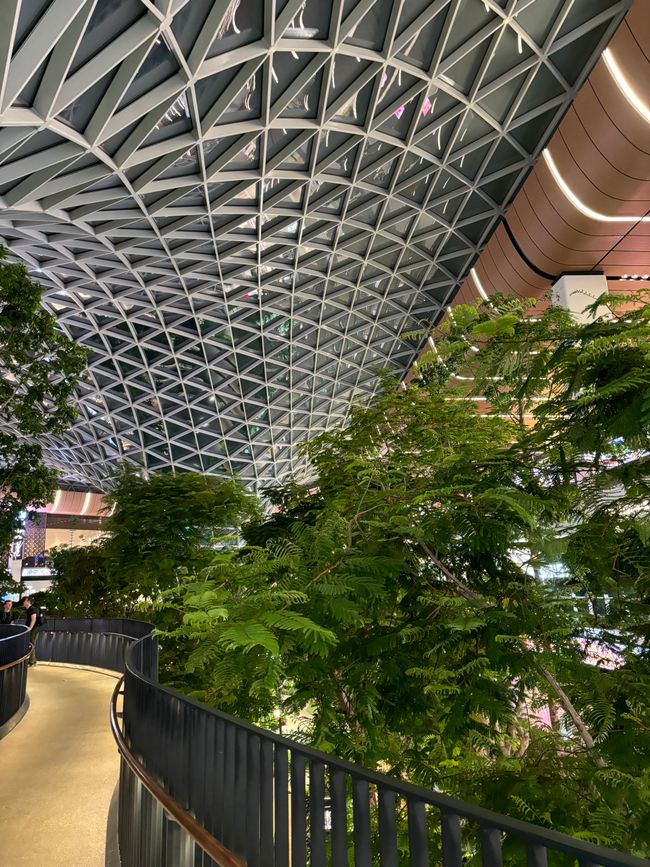 Indoor-Garten im Flughafen von Doha