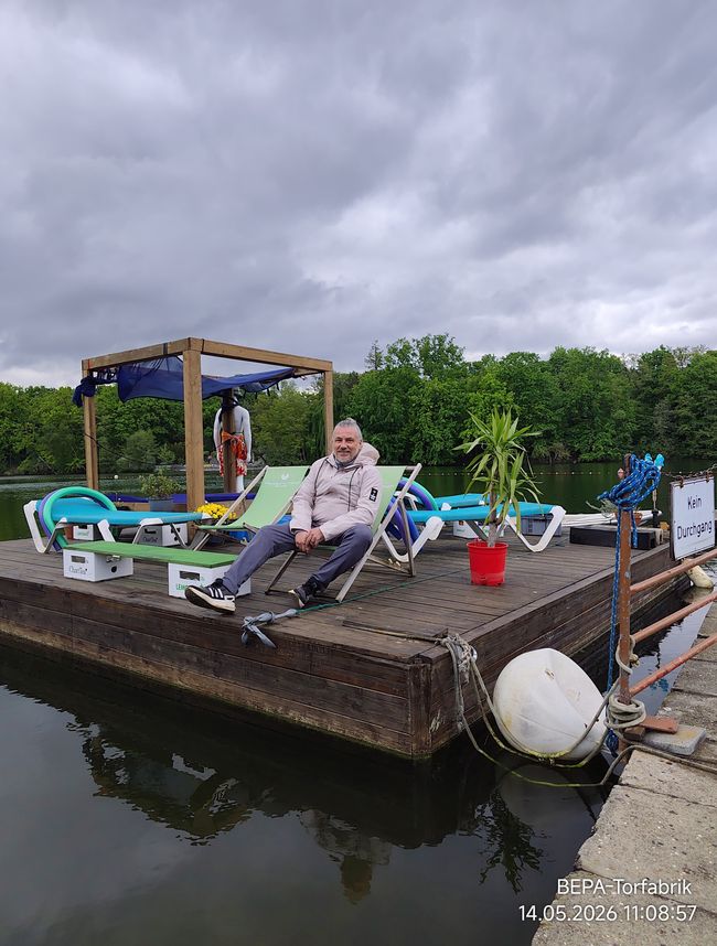 Berlin Plötzensee - Erstabnahme Spielplatz durch Herrchen 