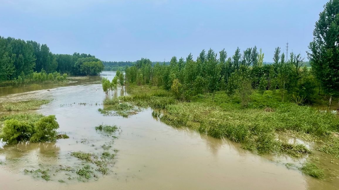 Der Regen hat die Flüsse anschwellen lassen